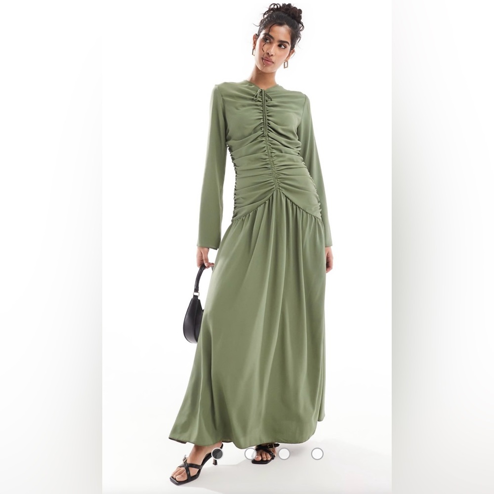NWT ASOS DESIGN ruched front maxi dress in khaki. Size 6